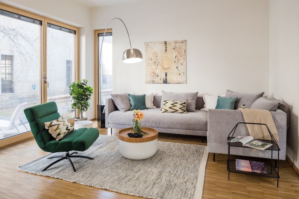 Wohnzimmer im Klopstockhof Hamburg by Wohngesicht Home Staging