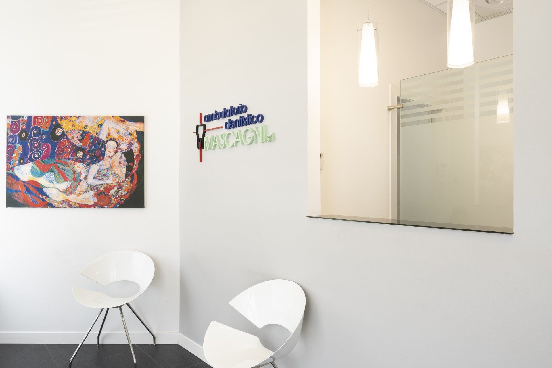 sala interna dello studio del dentista a Cinisello Balsamo e a Muggiò