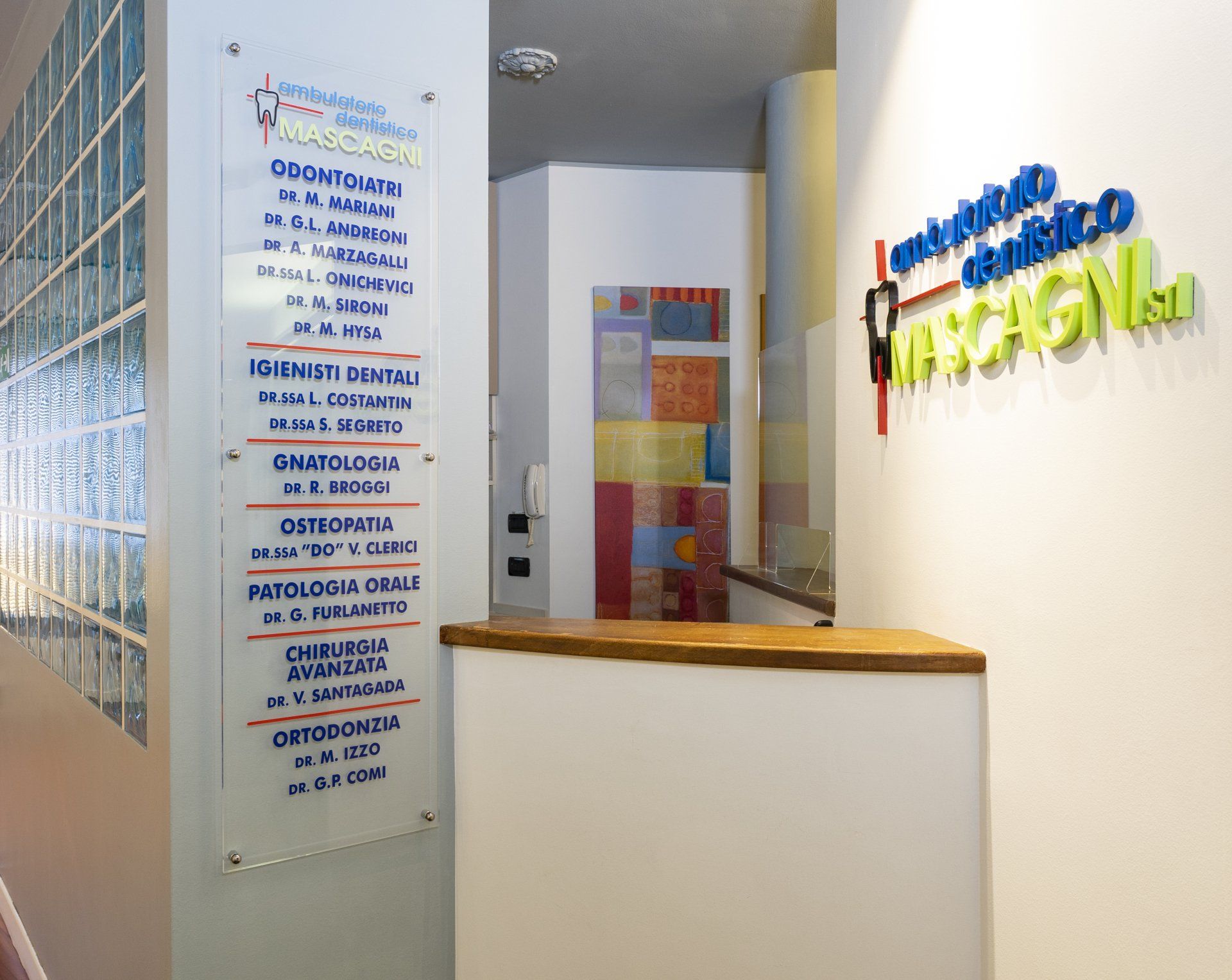 sala d'attesa del dentista a Cinisello Balsamo