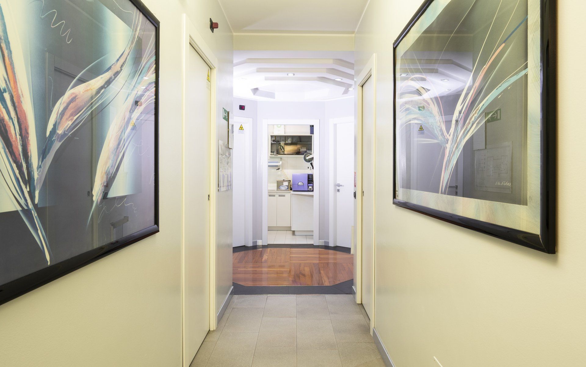 corridoio dello studio del dentista a Cinisello Balsamo