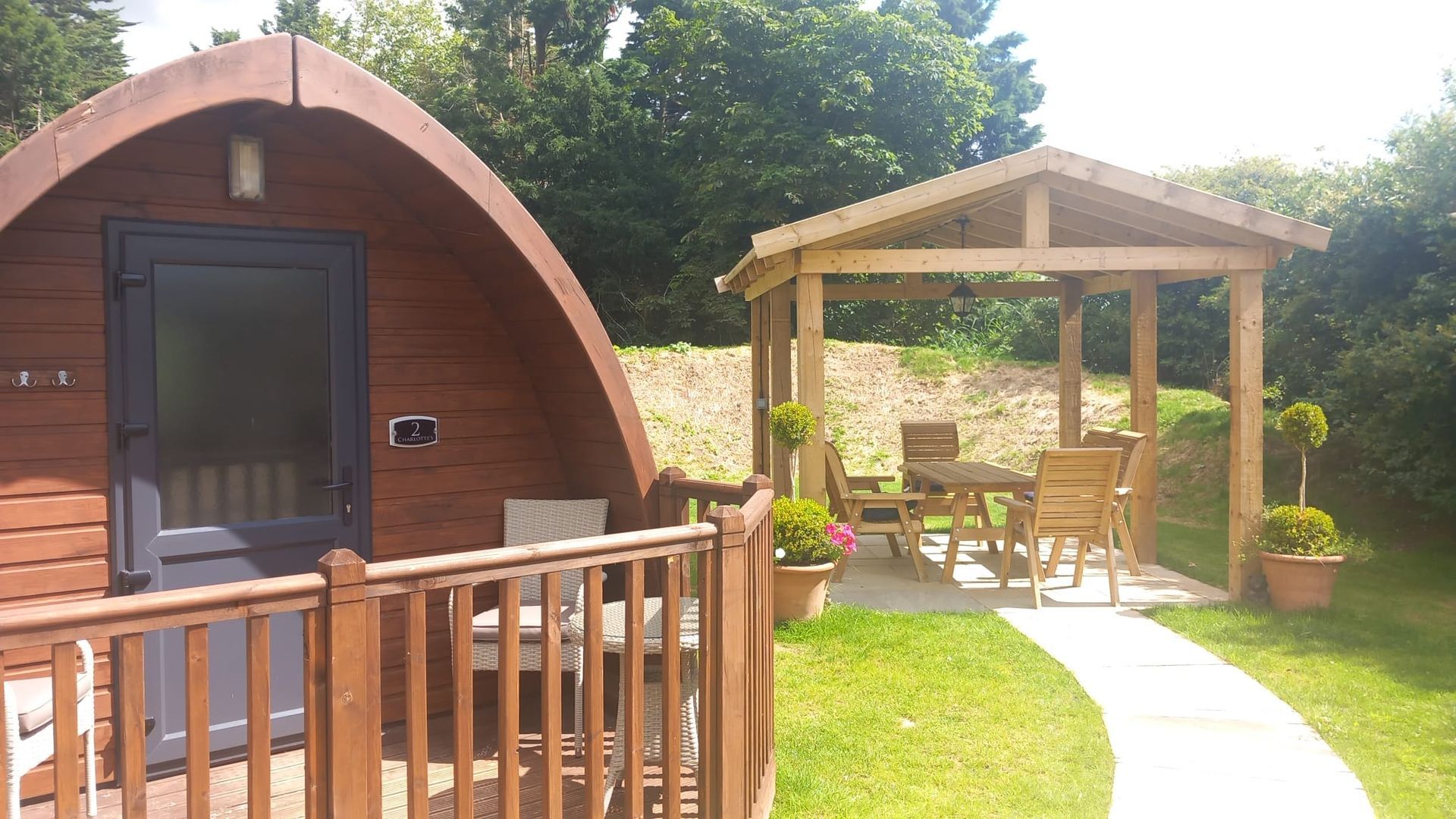 Outdoor dining or chilling, the choice is yours