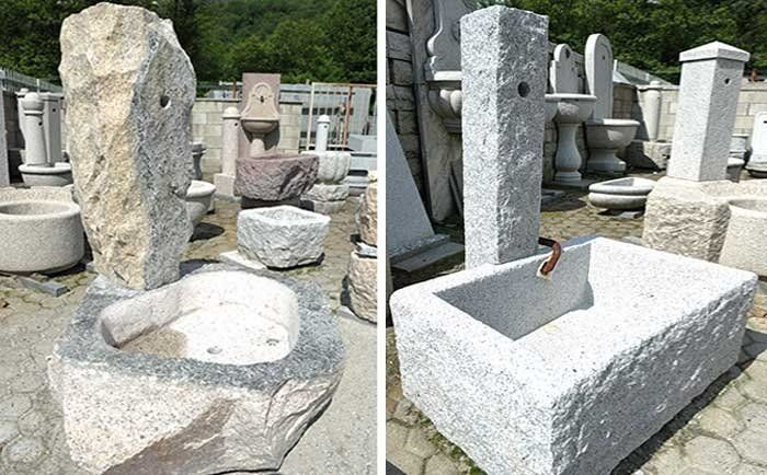 All'esterno sono esposte due fontane in pietra: una presenta una lastra rustica dalla forma naturale, l'altra una colonna squadrata.