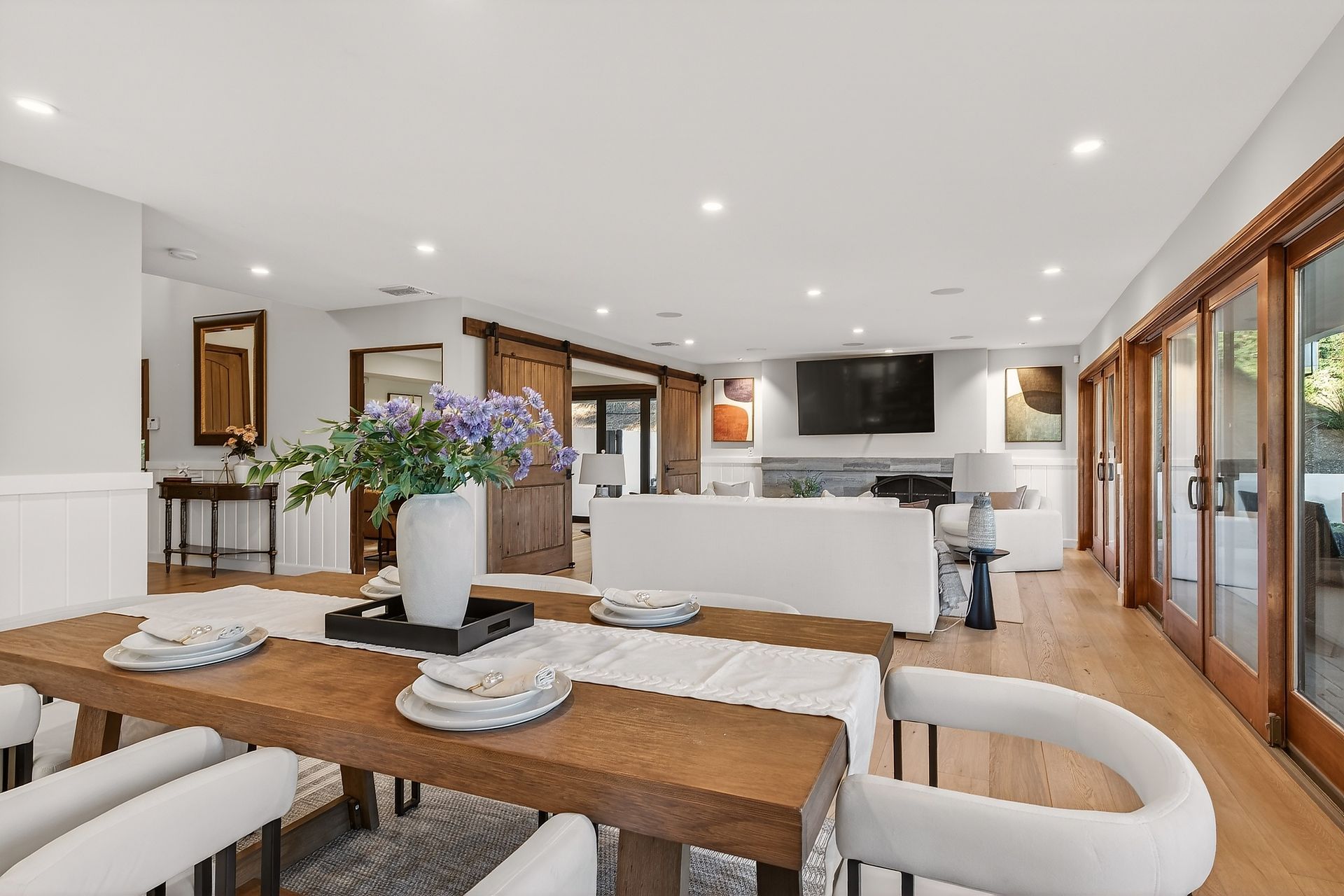 Open concept dining/living room