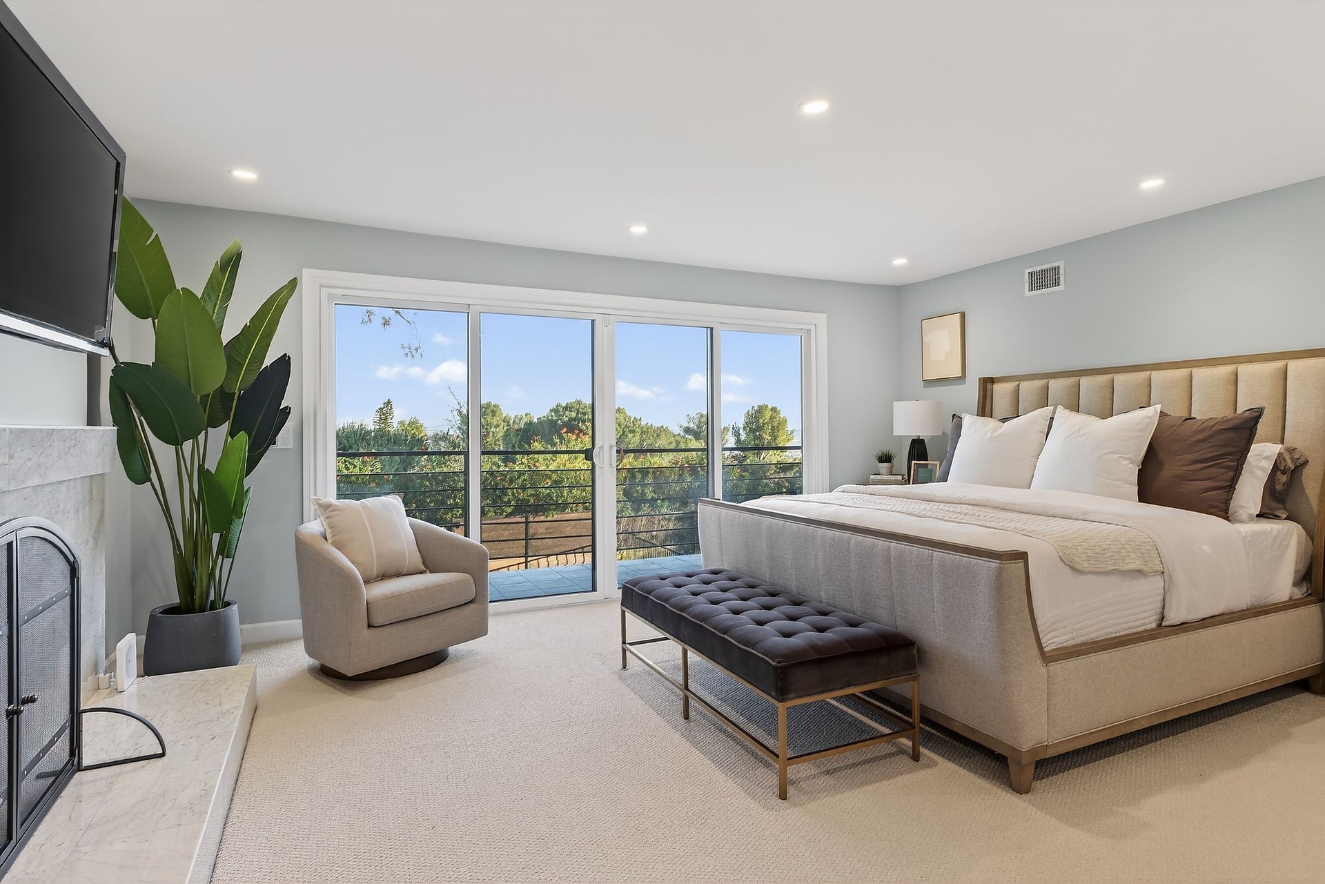 Master suite with amazing view.