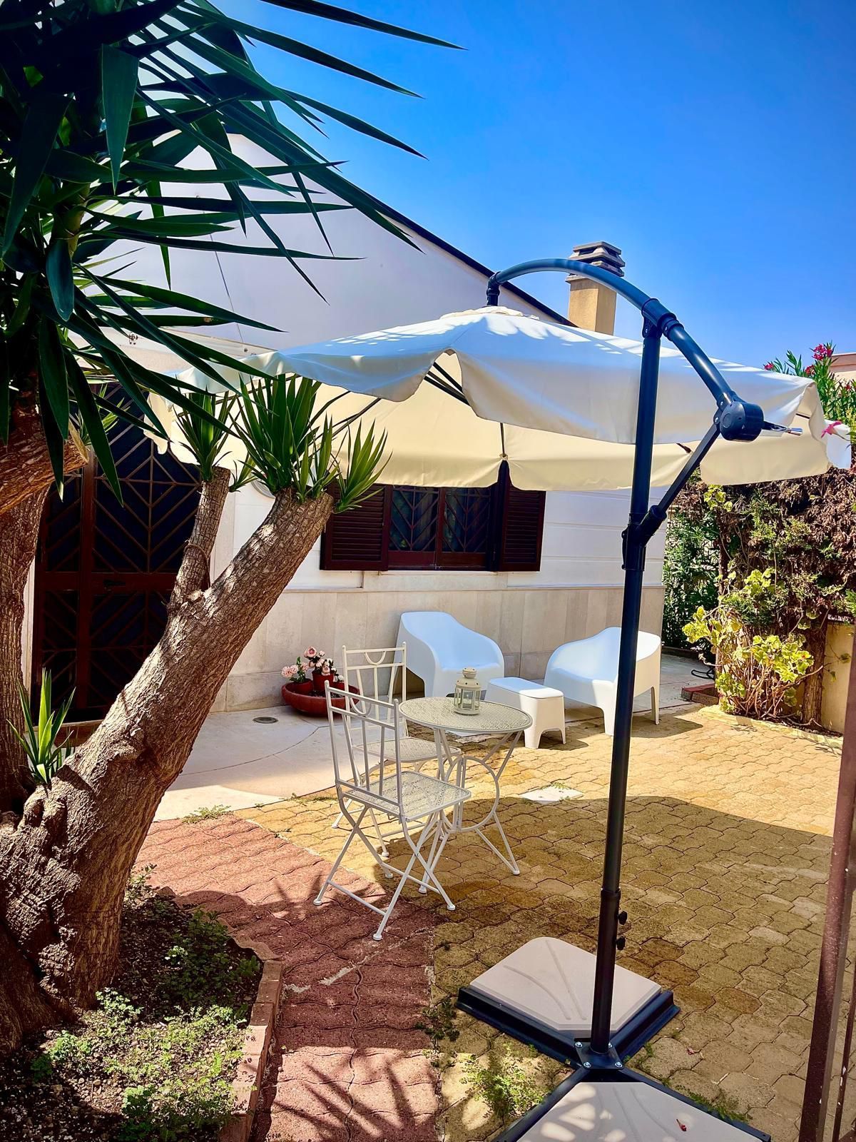 esterno con giardino