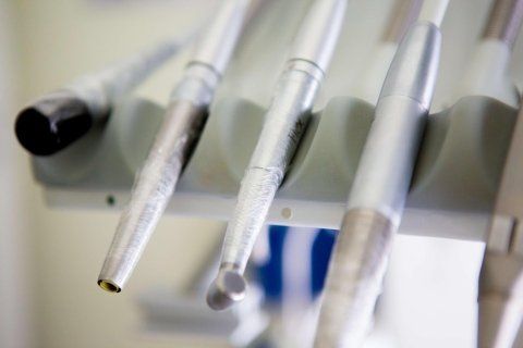 strumenti per odontoiatra