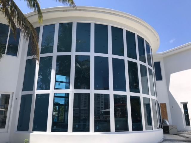 A large white building with a lot of windows