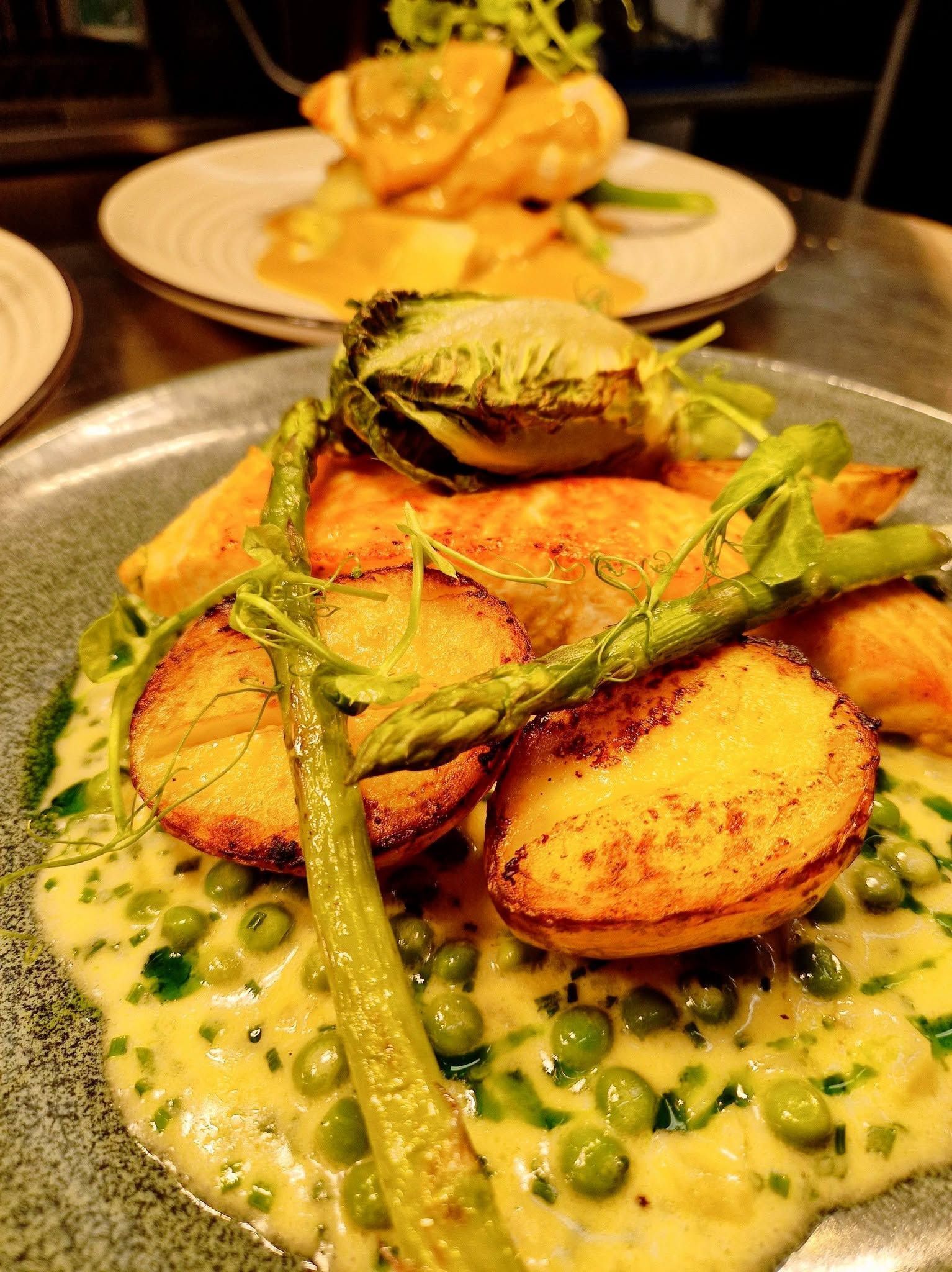 Sea bass with asparagus