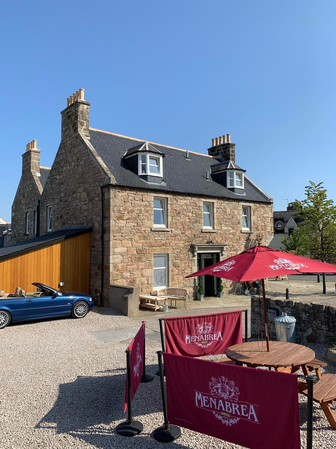 The Station Hotel Insch is close to Aberdeen, Huntly and Inverurie.