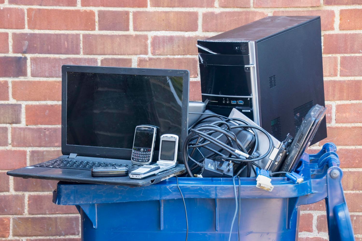 Reach out to New Haul Junk Removal and schedule your e-waste pickup today