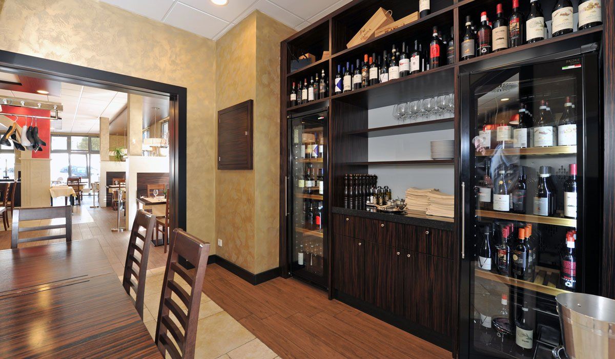 parete a muro con vini