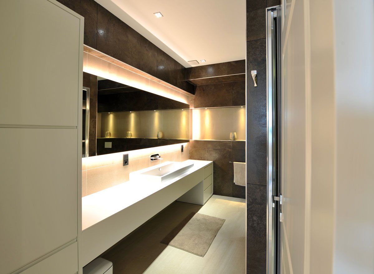 piano bagno laccato bianco