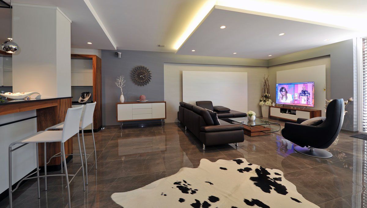 ampio soggiorno moderno