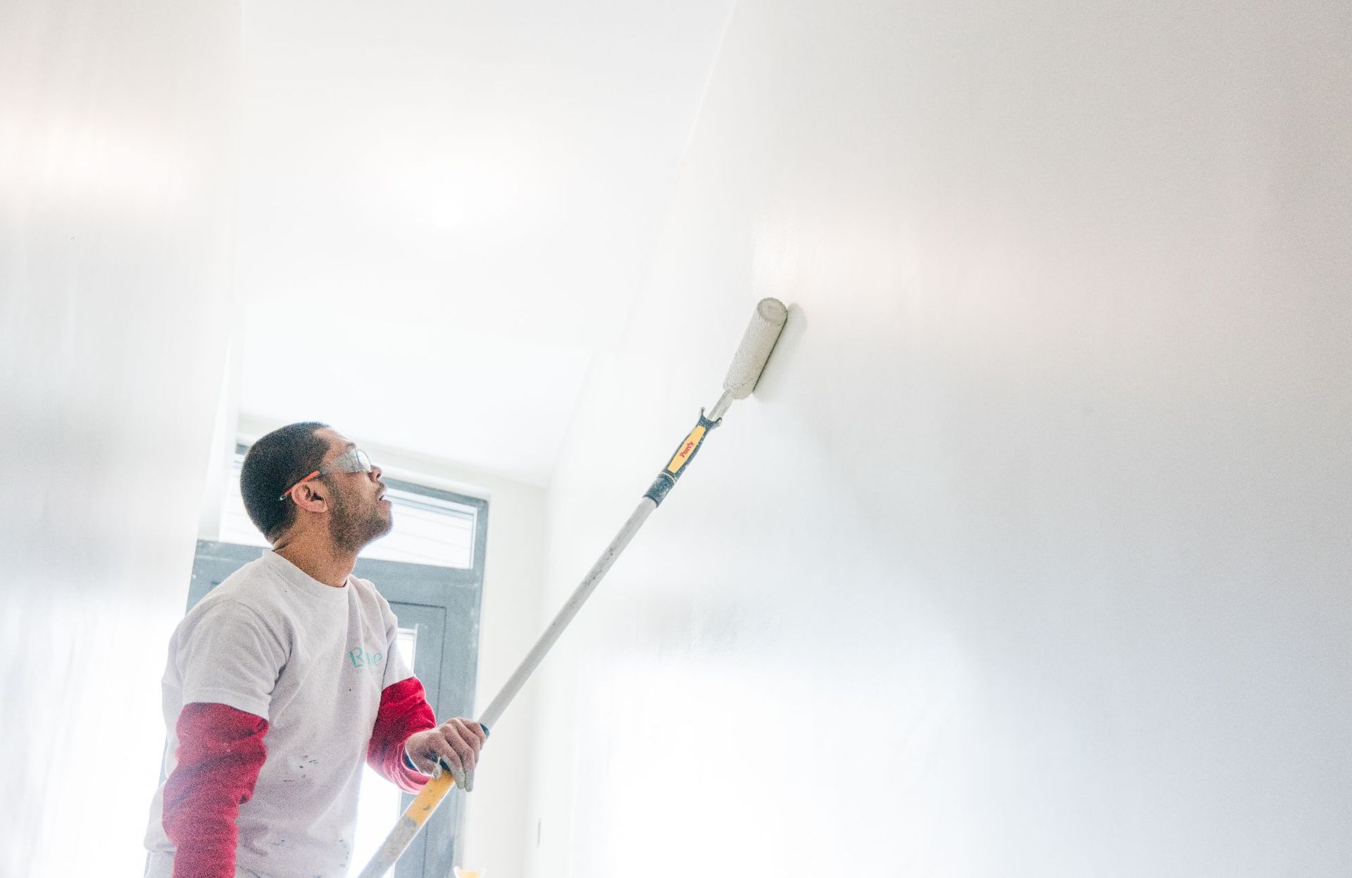 interior painting eggshell white