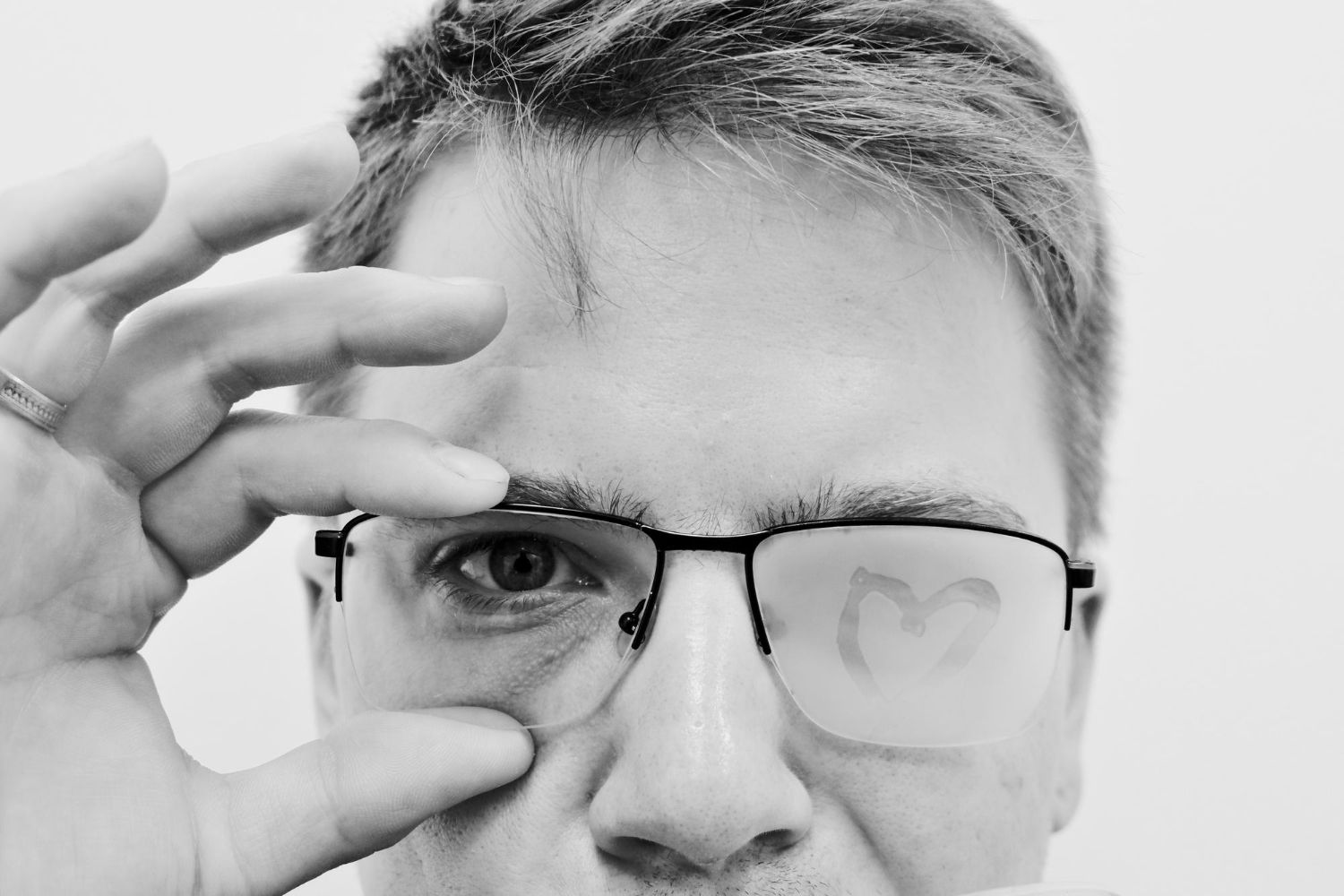 Peut-on améliorer la presbytie sans opération