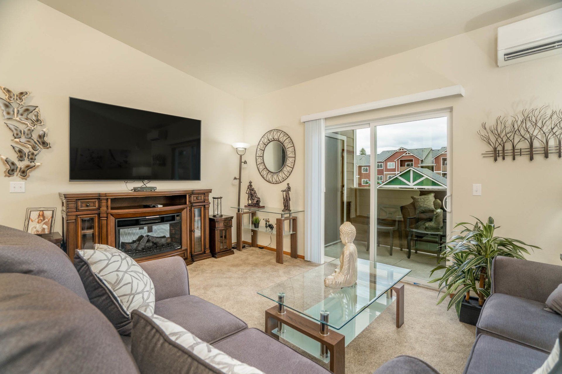 Living Room | Edgewood Heights