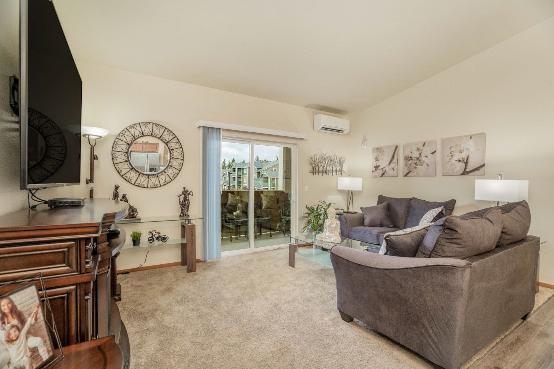 Living Room | Edgewood Heights