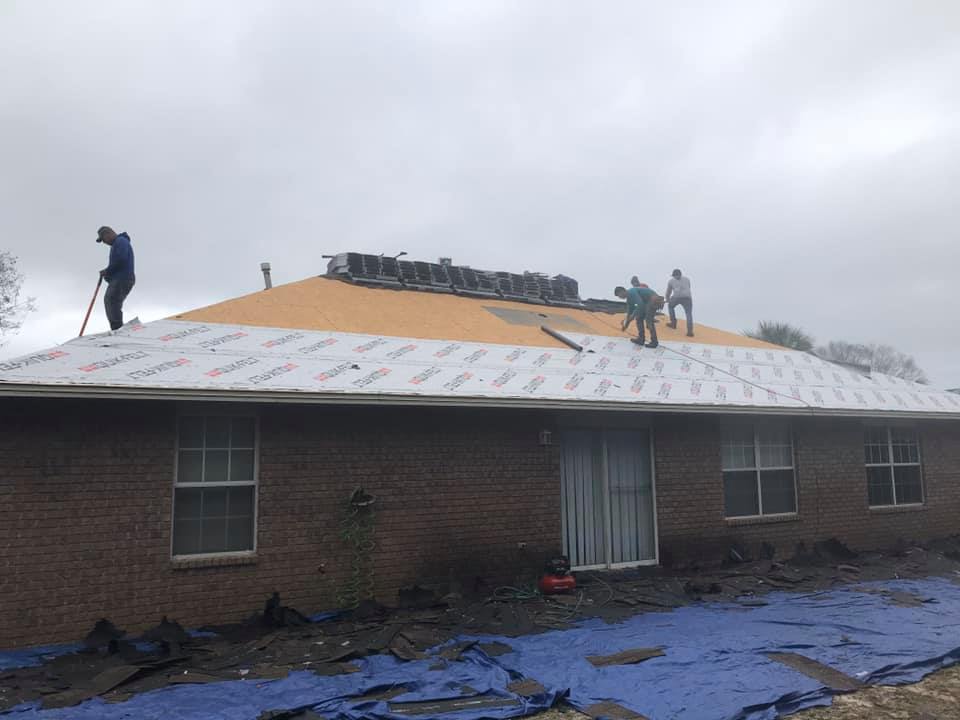 Jones Roofing replacing old roof on home