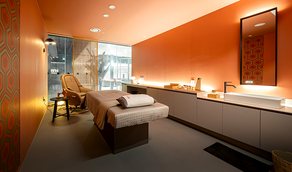 Private treatment room at JRYN Seomyeon