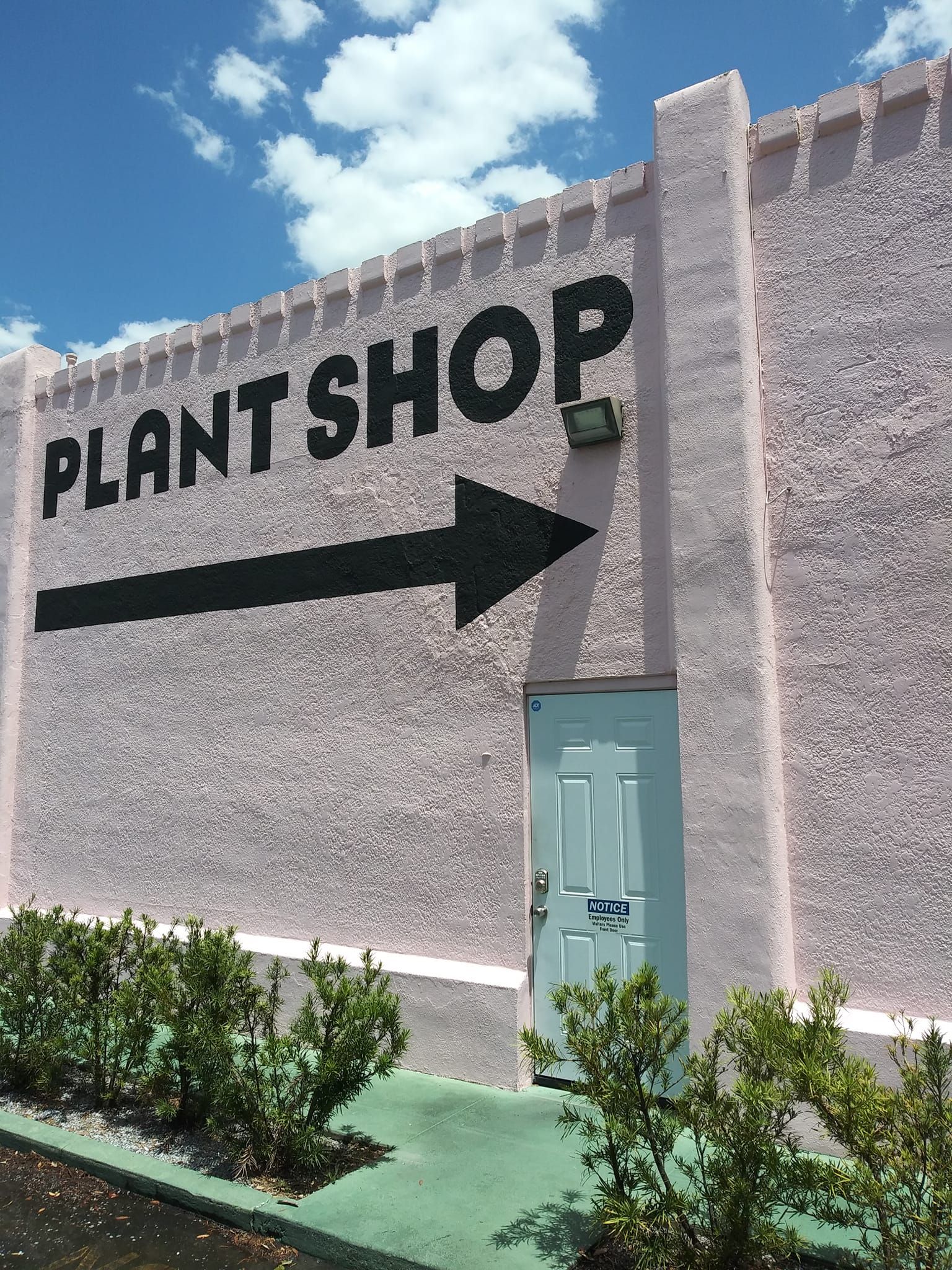 Stucco wall pressure washing