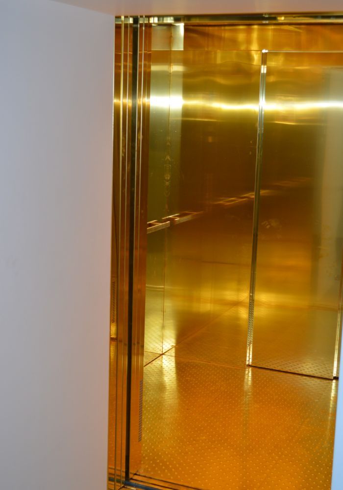 Liftu piegāde un uzstādīšana - Recept-Holding Lifts