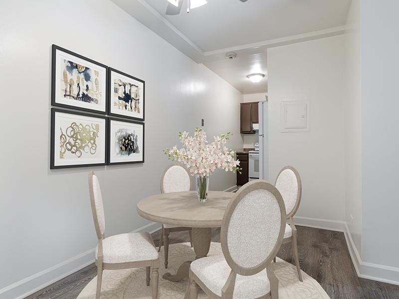 Home Wellington Creek Apartments Lisle, IL