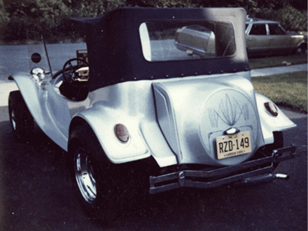 Wheel cover pinstriping