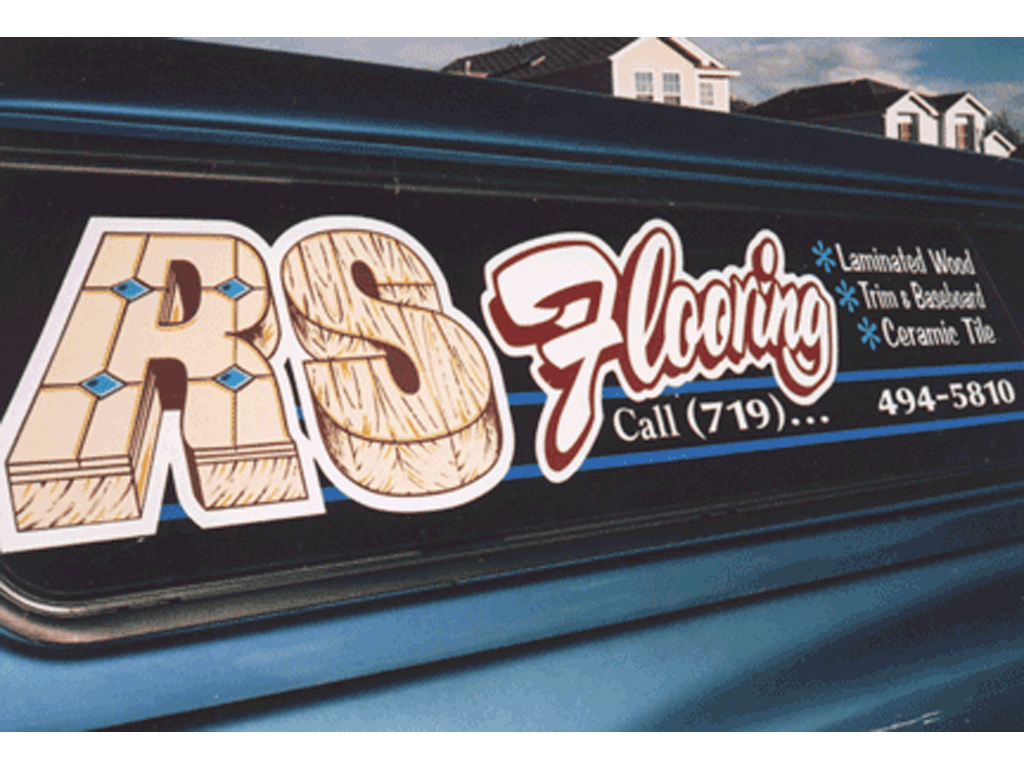 Custom lettering on vehicle windows