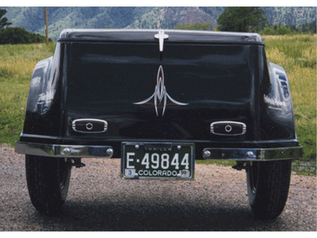 Collector car trailer pinstriping