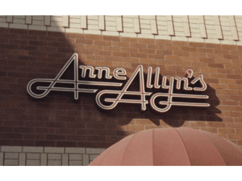 Individual illuminated logo