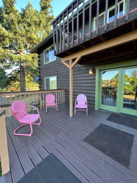 porch with seating areas