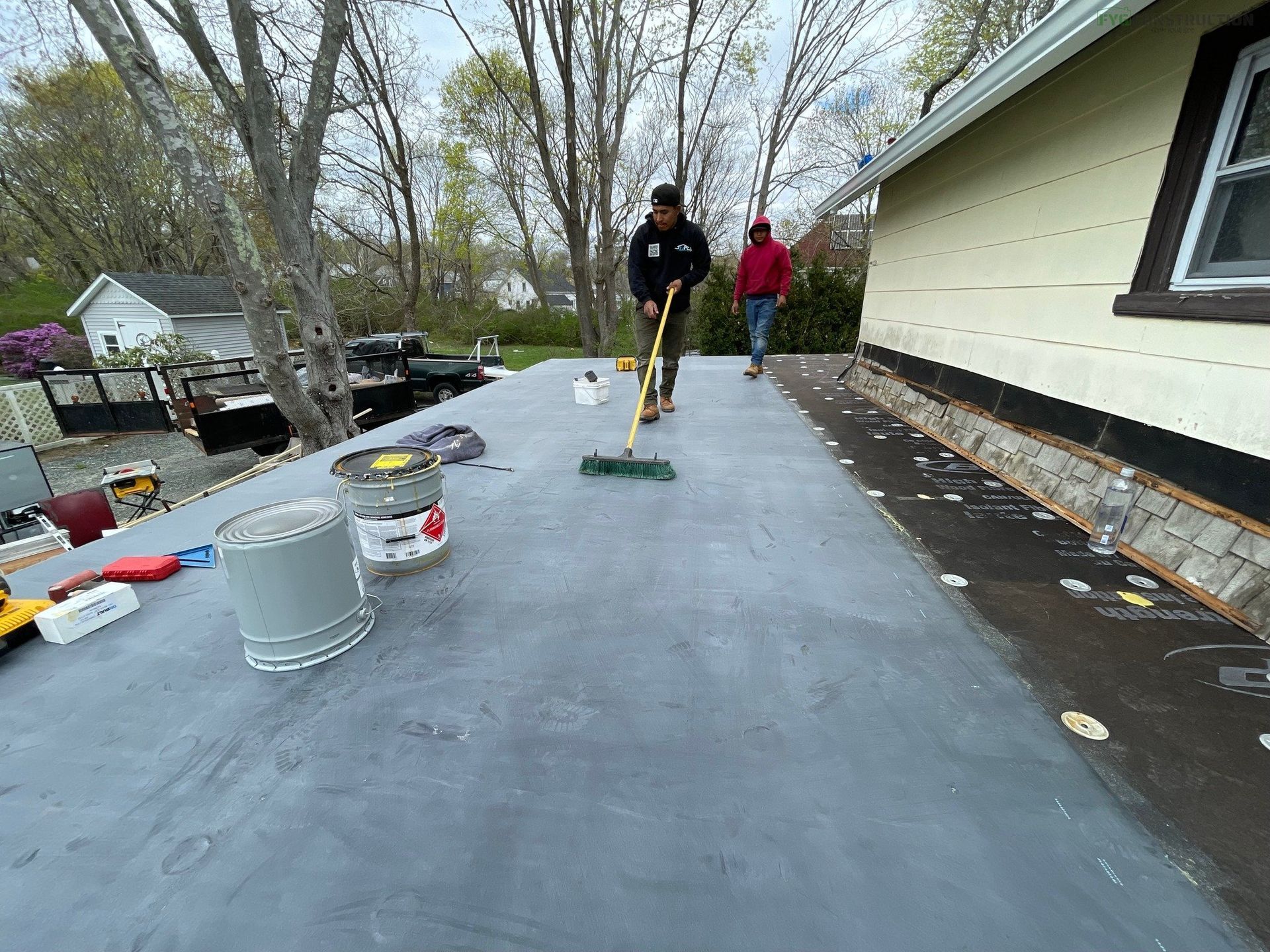 South Kingstown roofers doing flat roof installation