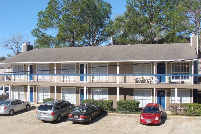Exterior of Heritage Apartments