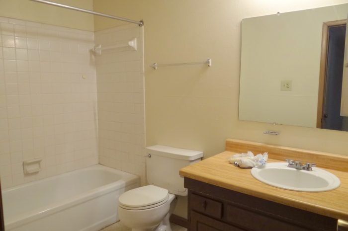 Bathroom in Tanglewood Apartments
