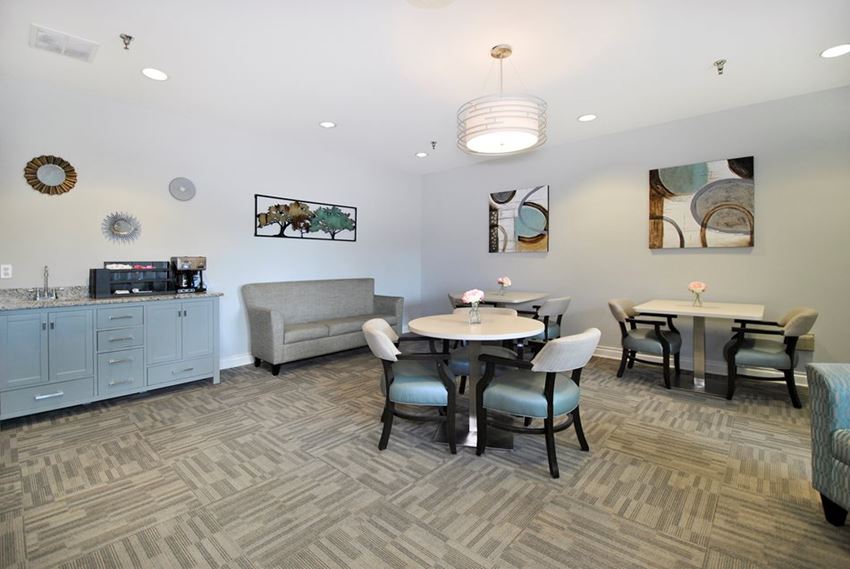 Lynden Parke Apartments Lounge Area