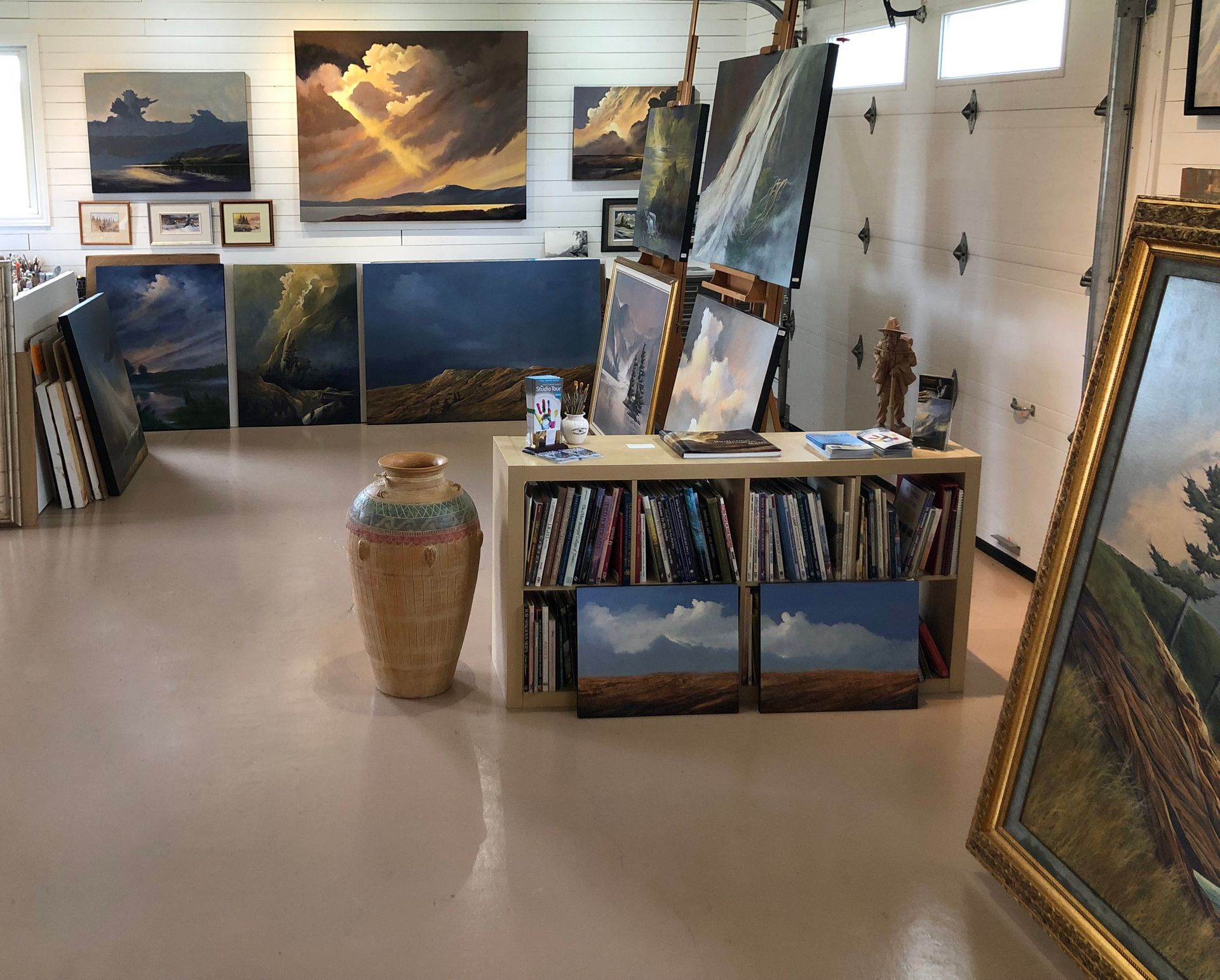 J. Douglas Thompson's personal art gallery and studio