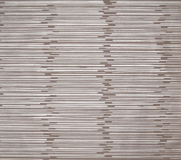 Horizontal beige lines with broken segments, forming zig-zag patterns on a brownish background.