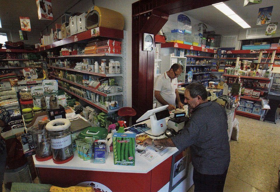 interno negozio di zootecnica