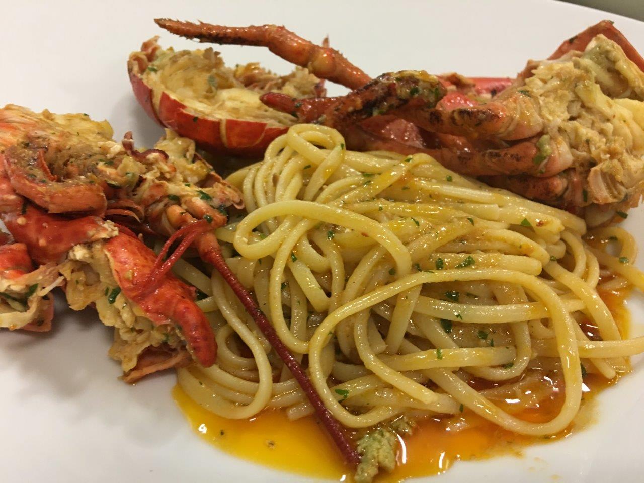 tagliolini con scampi serviti in ristorante di pesce a Treviso e provincia
