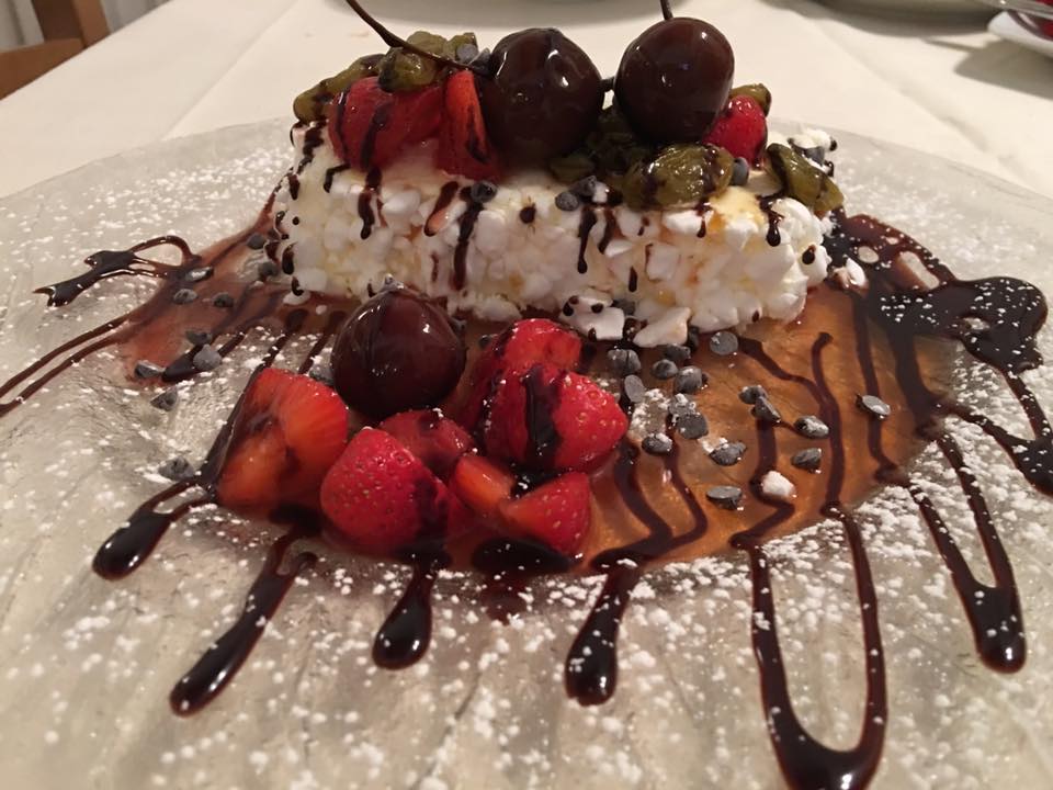 dolce con frutta di ristorante di pesce a Treviso e provincia