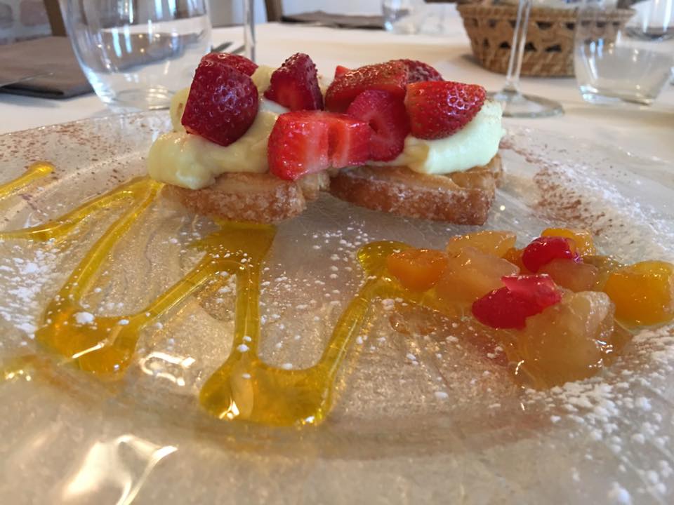 panna cotta con frutta di ristorante di pesce a Treviso e provincia