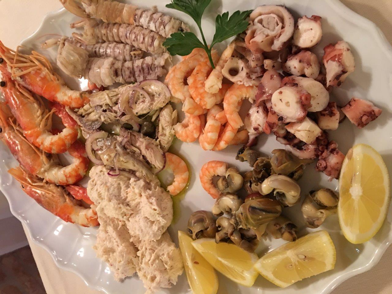 antipasto di mare misto di un ristorante di pesce a Treviso e provincia