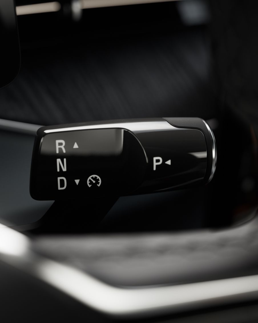 indicatori direzionali su cruscotto auto