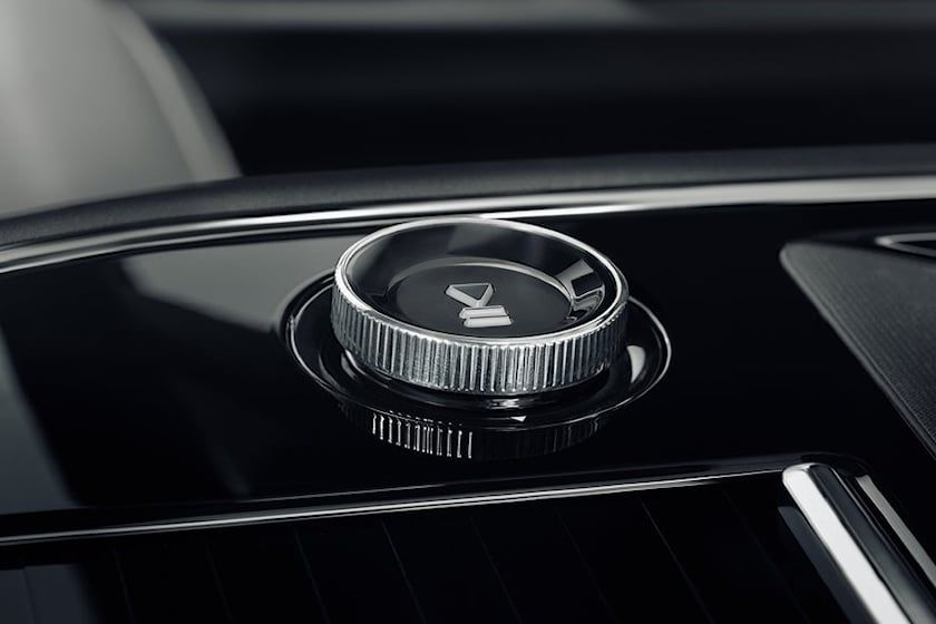 pulsante accensione auto ibrida