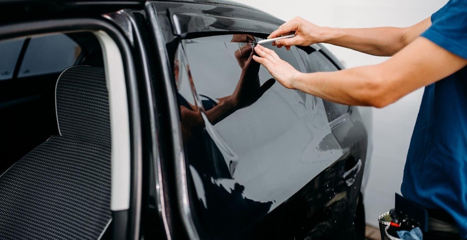 Heat-blocking ceramic window tint