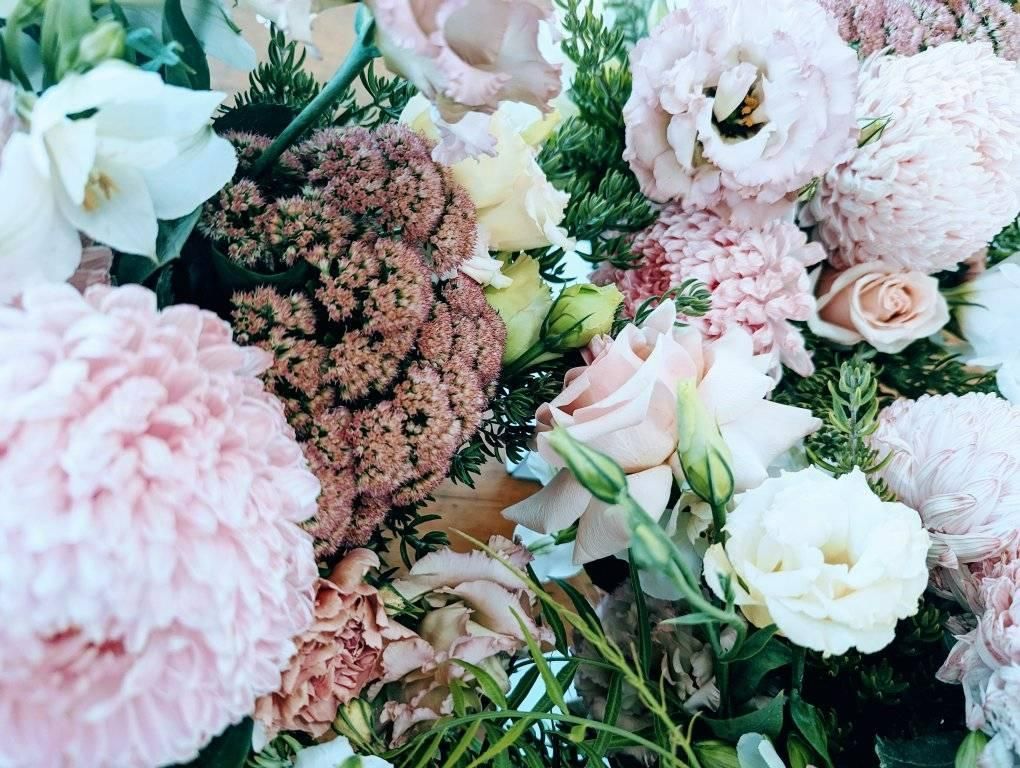 A Close Up of a Bunch of Pink and White Flowers — Hello Poppy Lane Florist In Wodonga, VIC