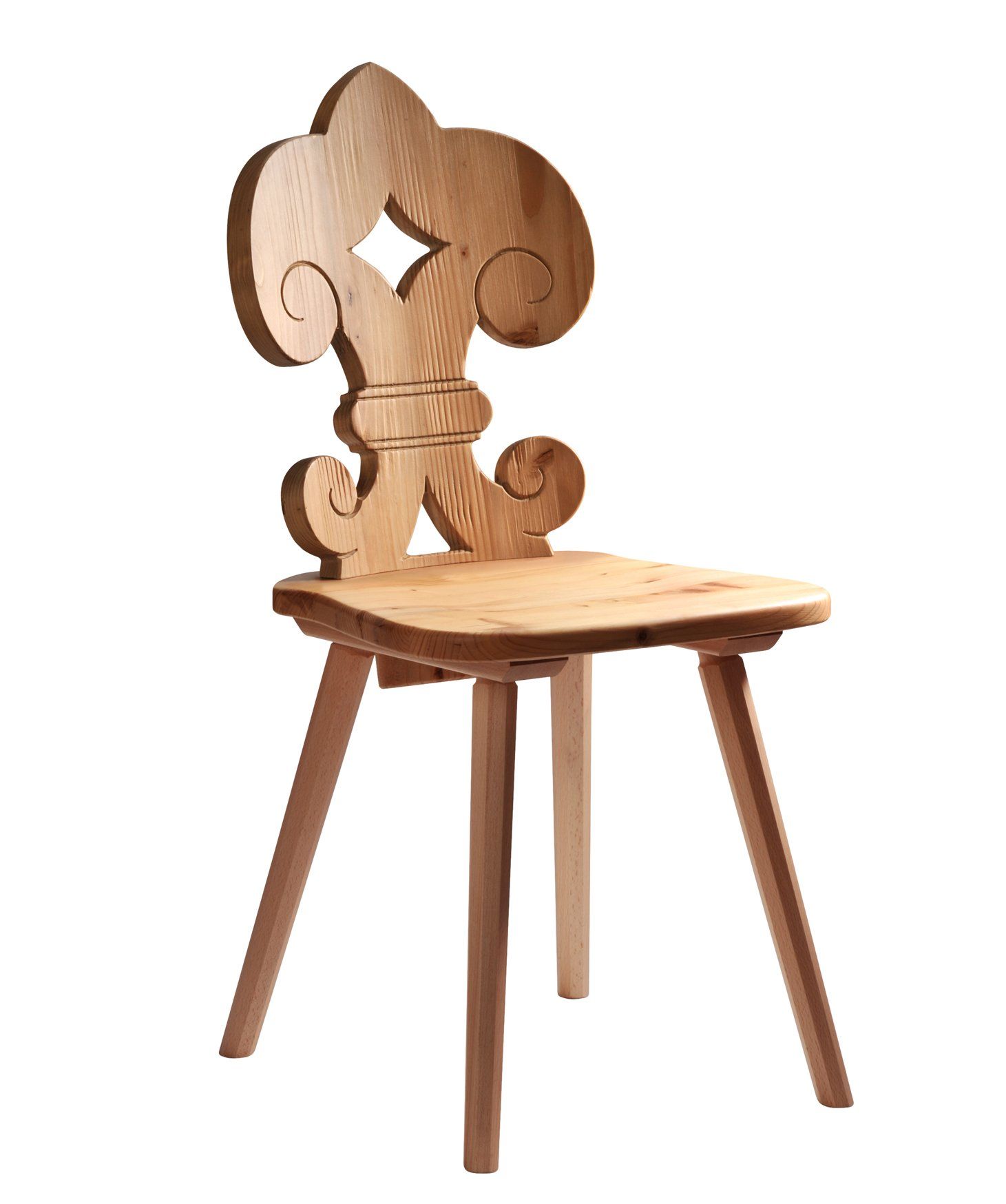 sedia rustica con motivi ornamentali