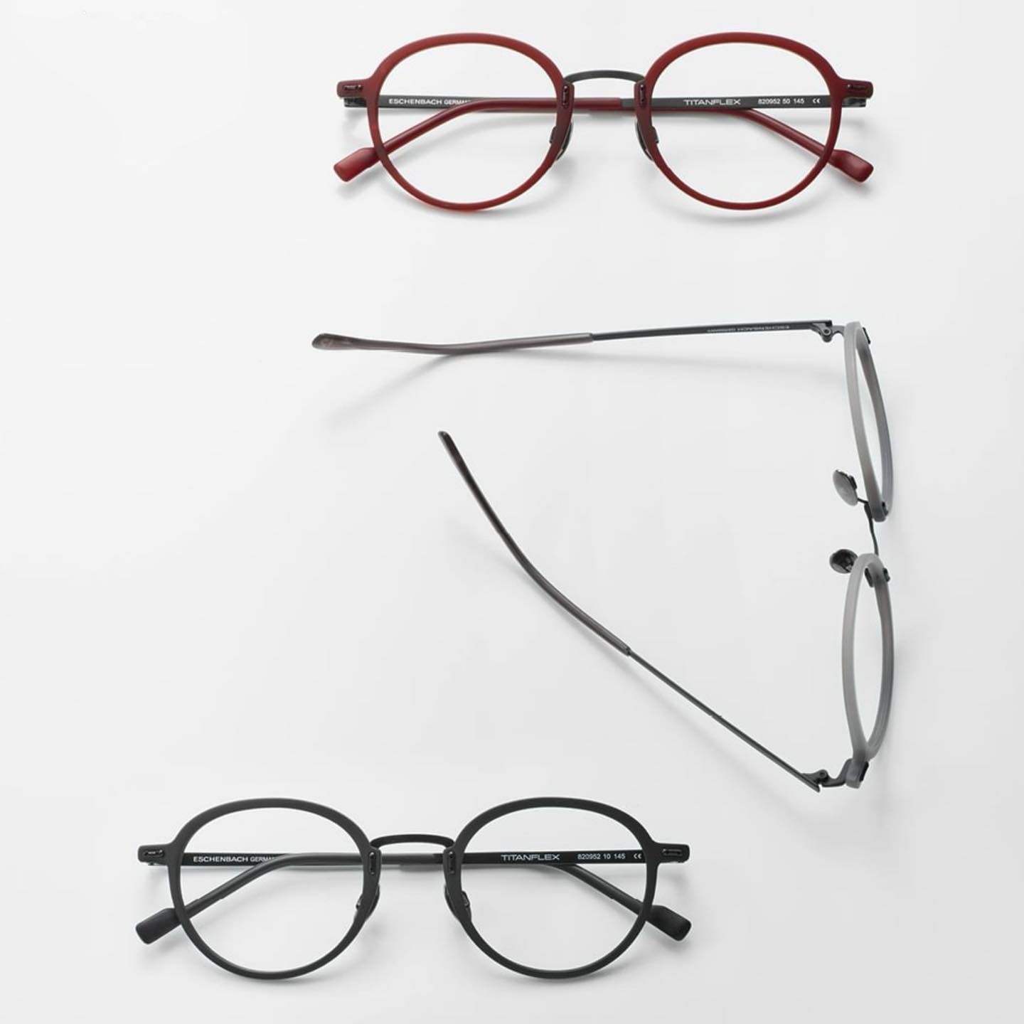 Occhiali con montatura colorata