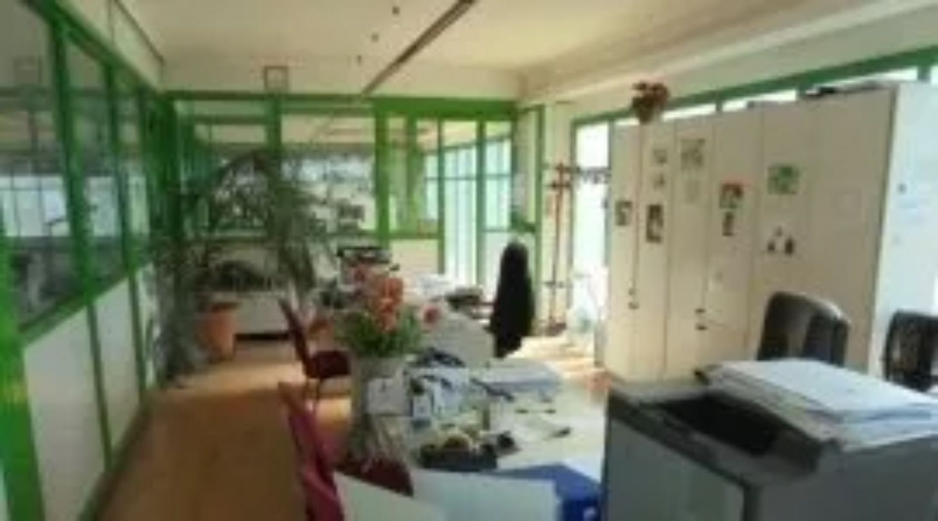 Uffici di autocarrozzeria nel Savonese