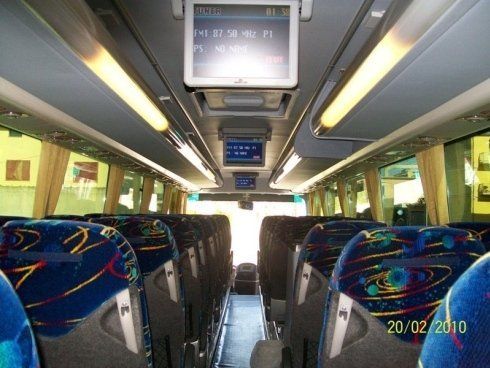 Foto degli spazi interni di un pullman